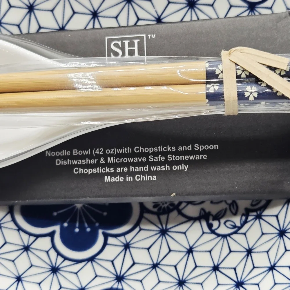 SH Home Blue Floral Ceramic Ramen Noodle Bowl Set of 2 With Chopsticks And Spoon